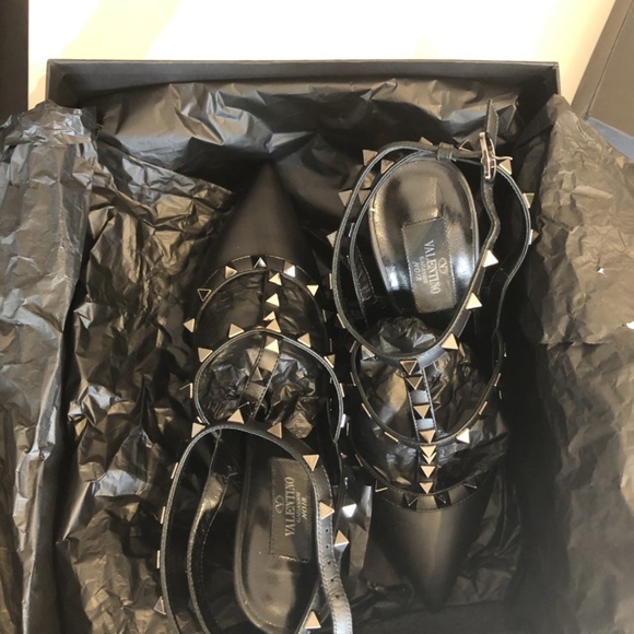 VALENTINO GARAVANI ROCKSTUD ANKLE STRAP PUMP - Picture 3 of 15